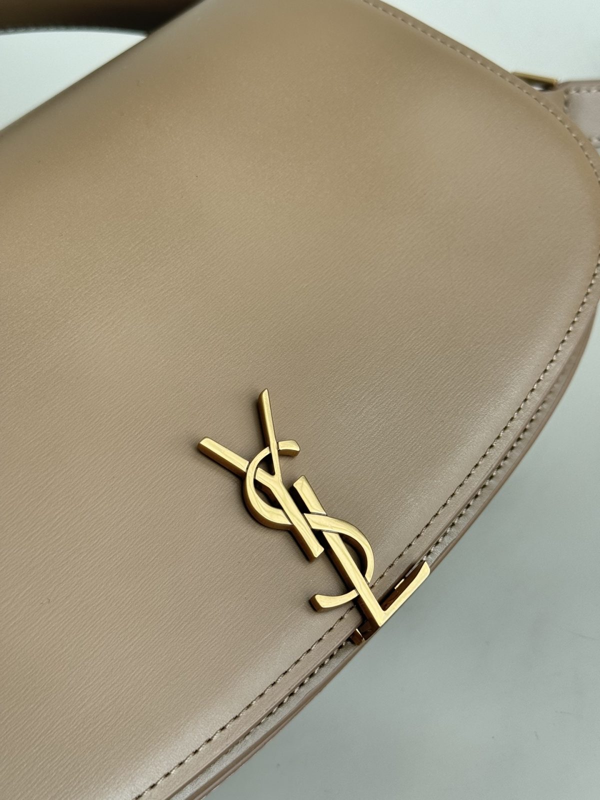 Yves Saint Laurent Voltaire Crossbody Bag - Image 4