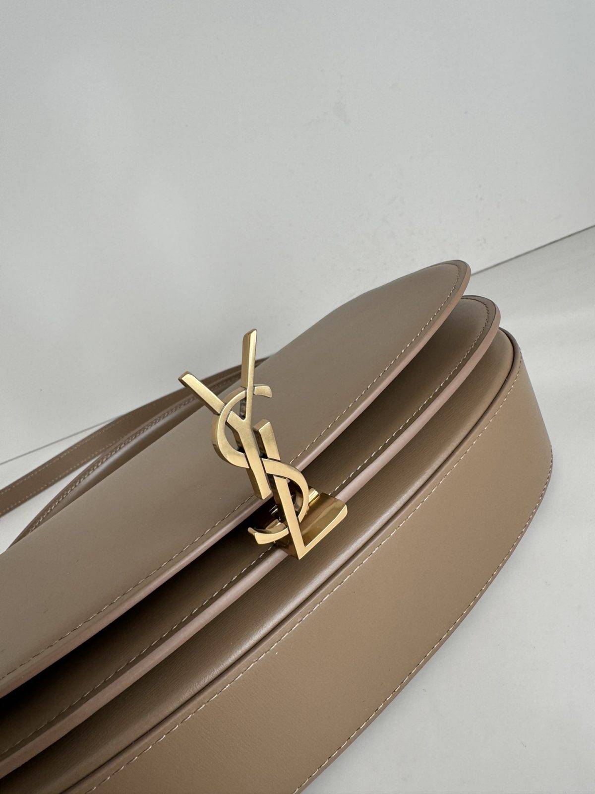 Yves Saint Laurent Voltaire Crossbody Bag - Image 5