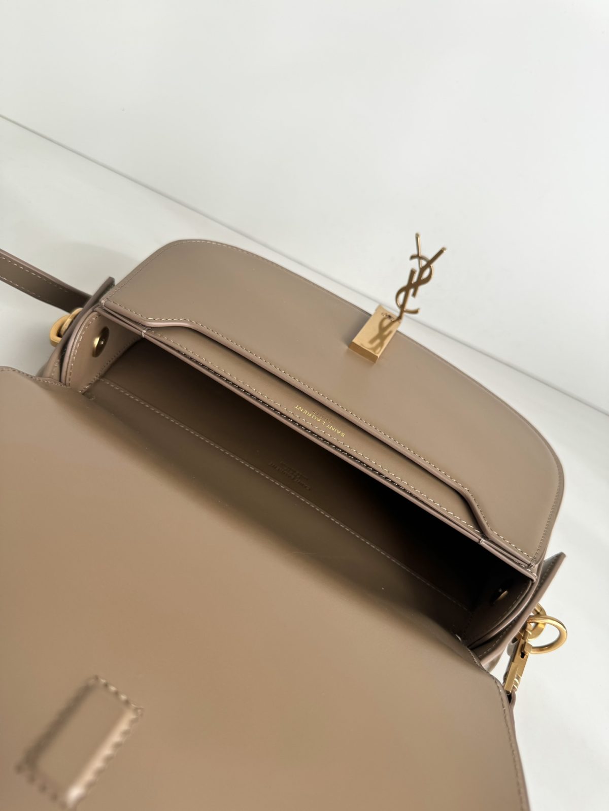 Yves Saint Laurent Voltaire Crossbody Bag - Image 7