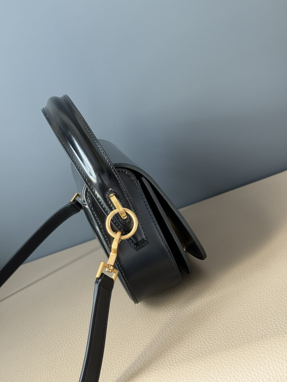 Yves Saint Laurent Voltaire Crossbody Bag - Image 6