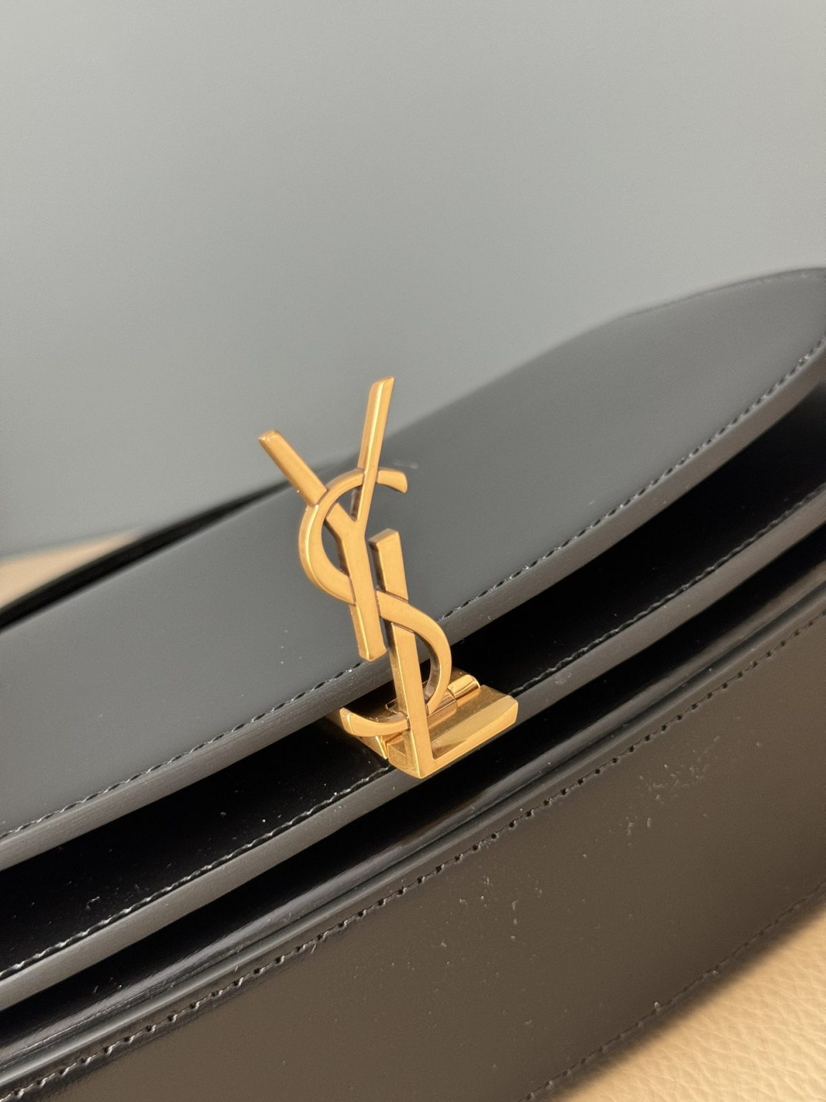 Yves Saint Laurent Voltaire Crossbody Bag - Image 4
