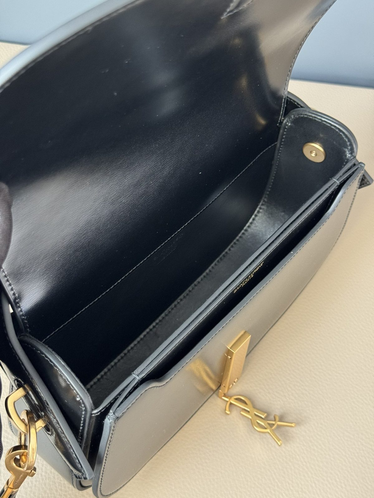 Yves Saint Laurent Voltaire Crossbody Bag - Image 8