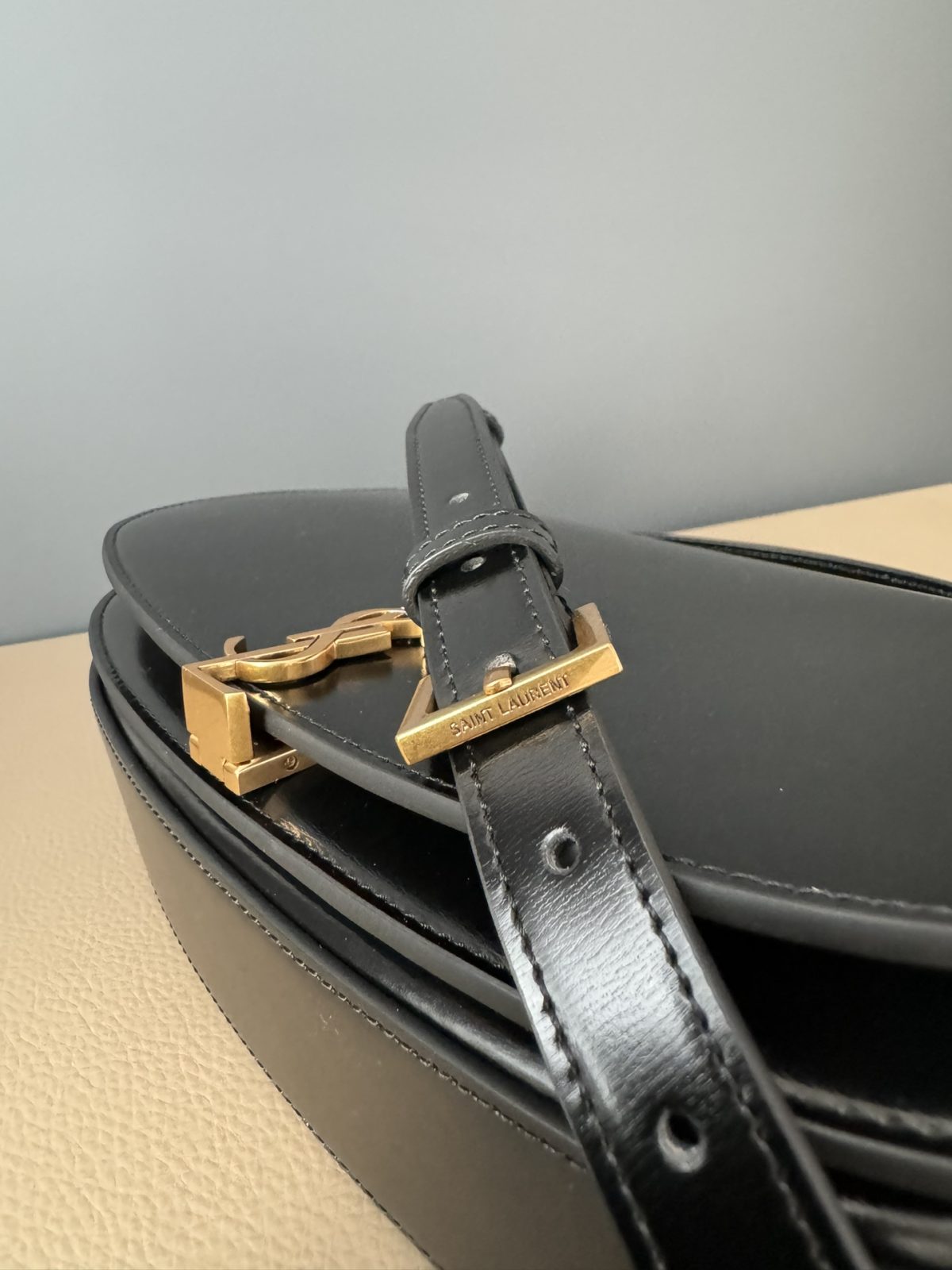 Yves Saint Laurent Voltaire Crossbody Bag - Image 7