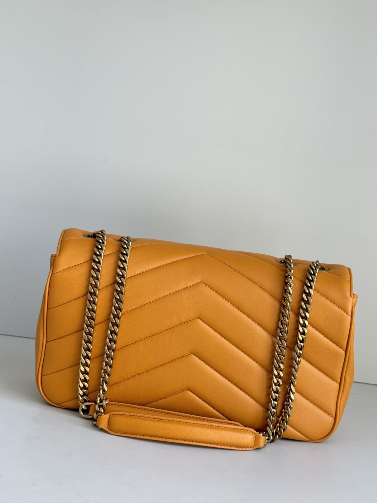 Yves Saint Laurent LouLou Medium Chain Bag - Image 2