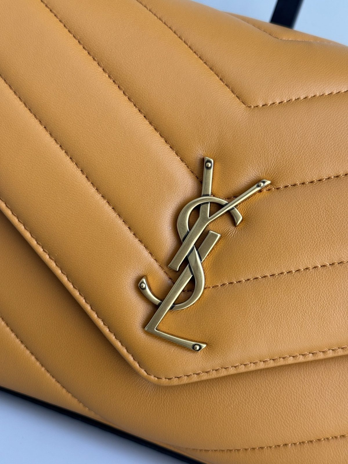 Yves Saint Laurent LouLou Medium Chain Bag - Image 6