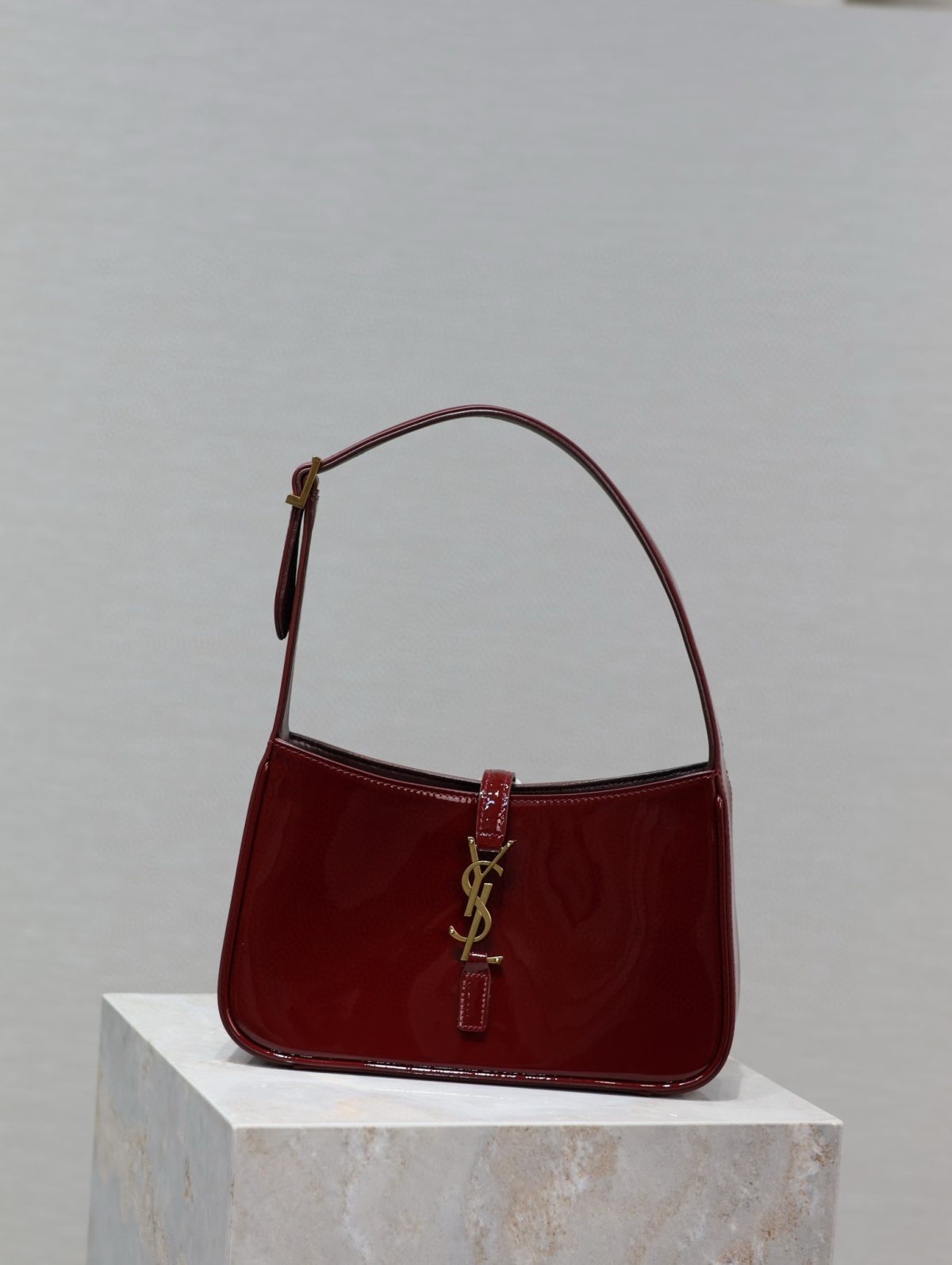 Yves Saint Laurent Le5A7 Bag - Image 2