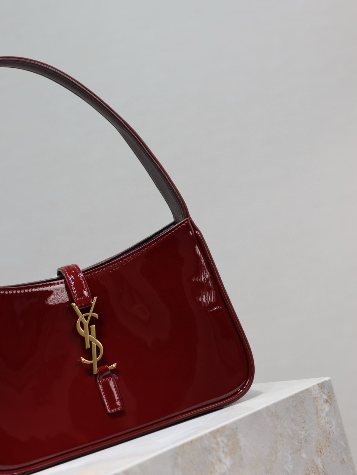 Yves Saint Laurent Le5A7 Bag - Image 5