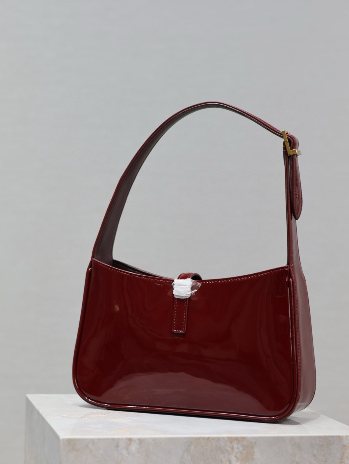 Yves Saint Laurent Le5A7 Bag - Image 6