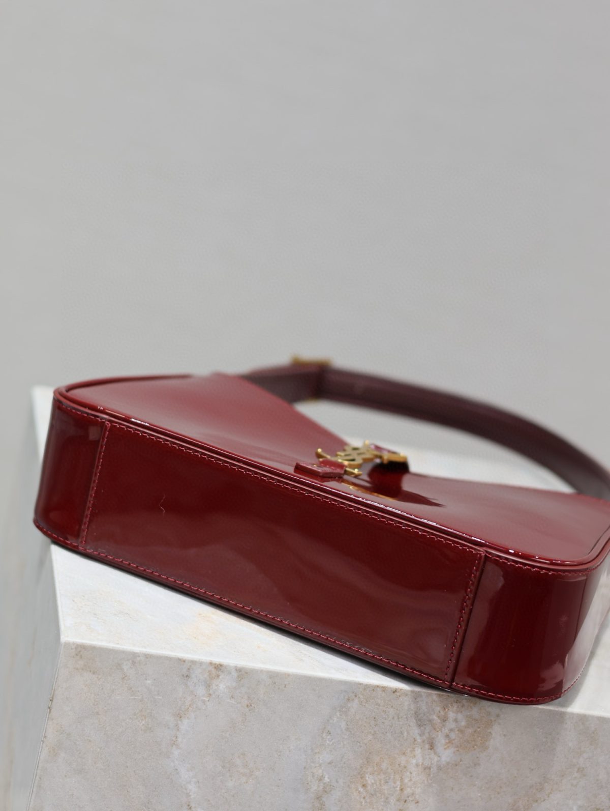 Yves Saint Laurent Le5A7 Bag - Image 7