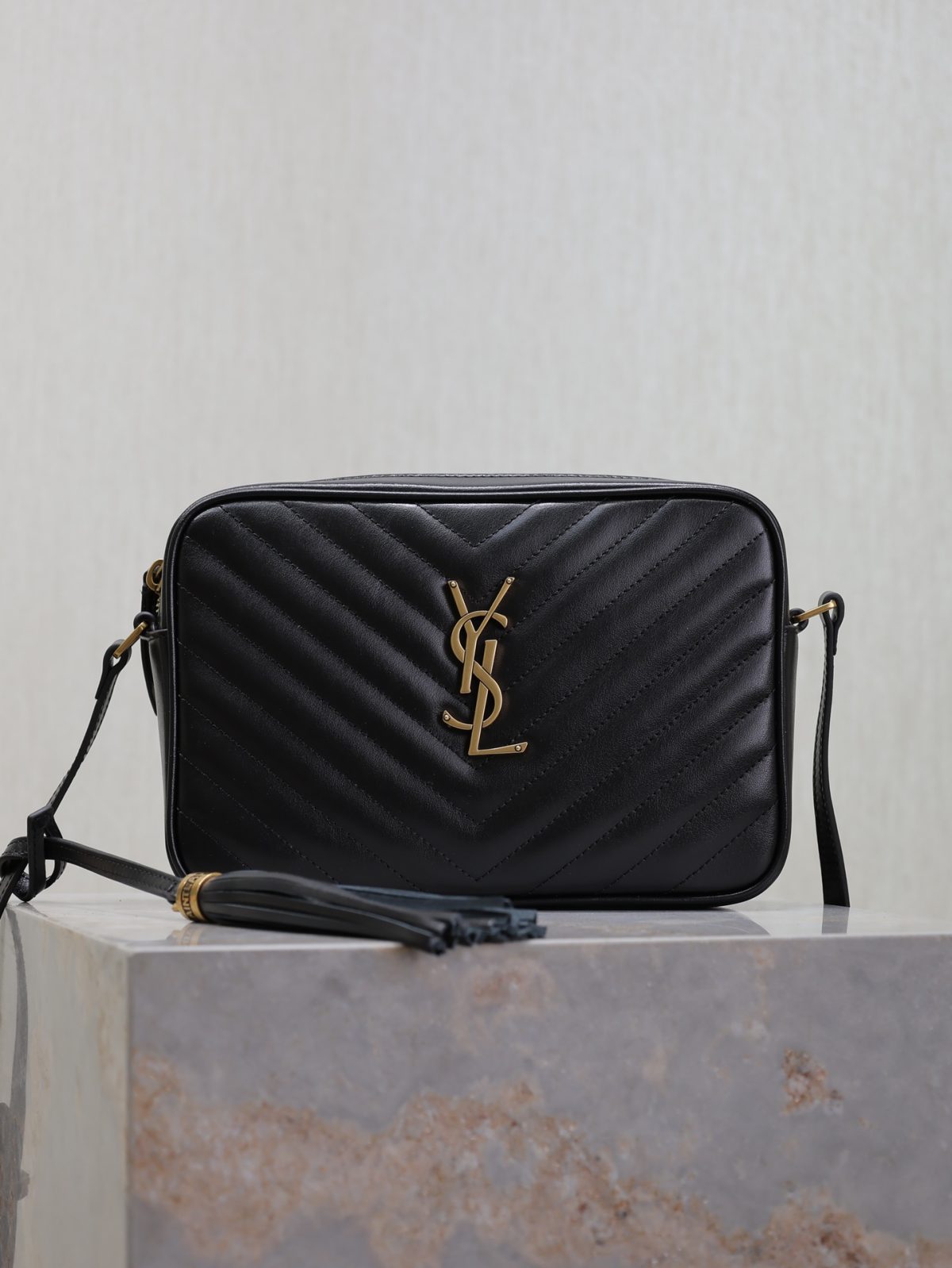 Yves Saint Laurent Lou Camera bag - Image 1