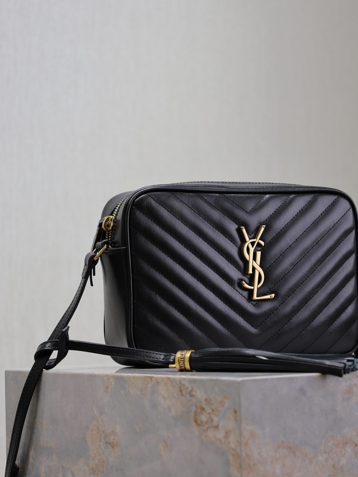 Yves Saint Laurent Lou Camera bag - Image 2