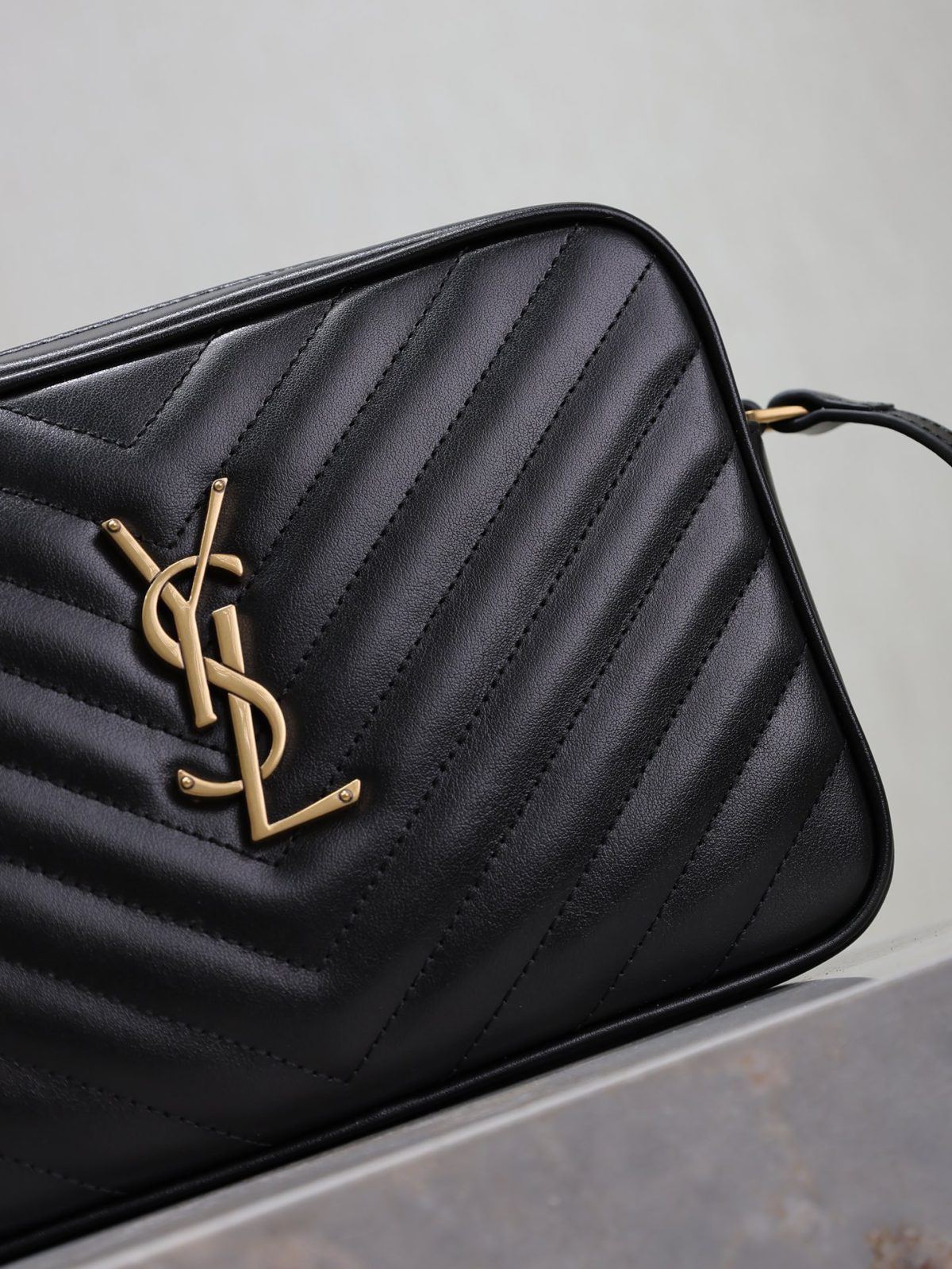Yves Saint Laurent Lou Camera bag - Image 8