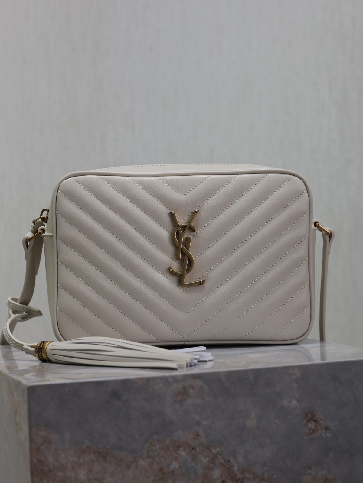Yves Saint Laurent Lou Camera bag - Image 1