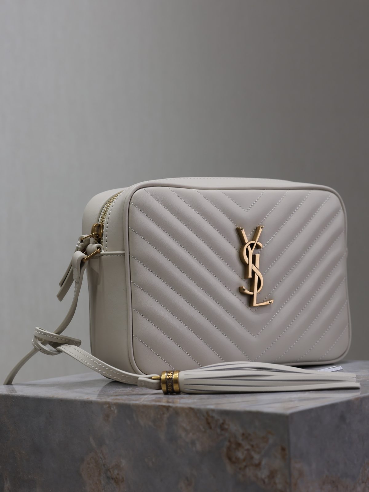 Yves Saint Laurent Lou Camera bag - Image 4