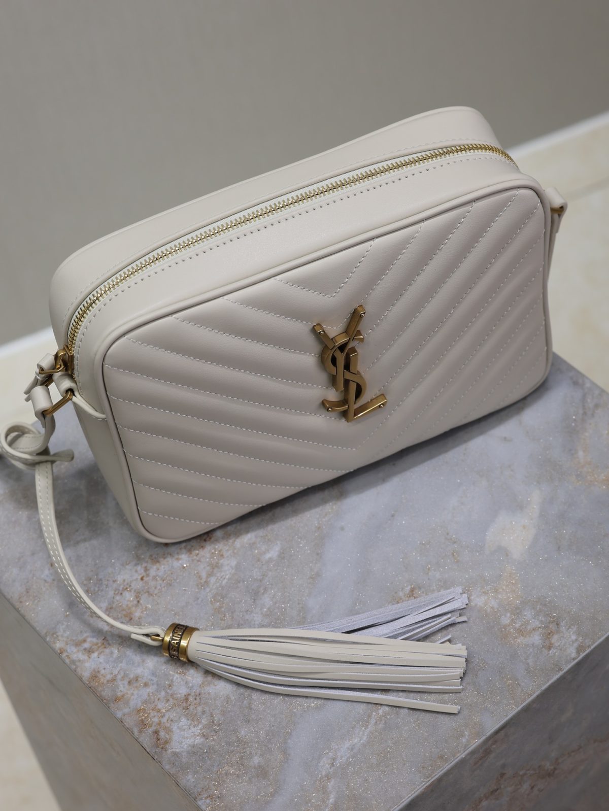 Yves Saint Laurent Lou Camera bag - Image 6