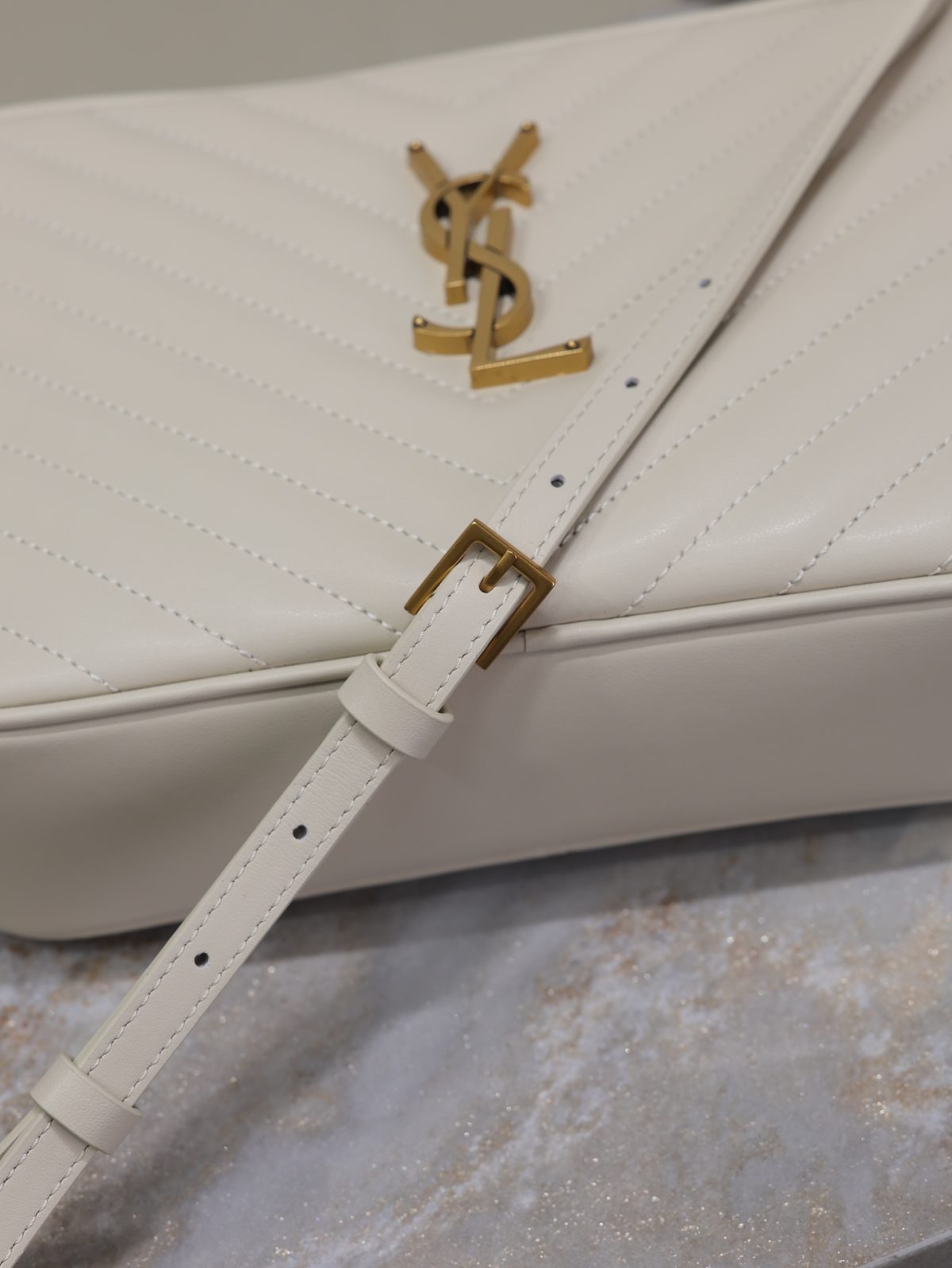 Yves Saint Laurent Lou Camera bag - Image 8