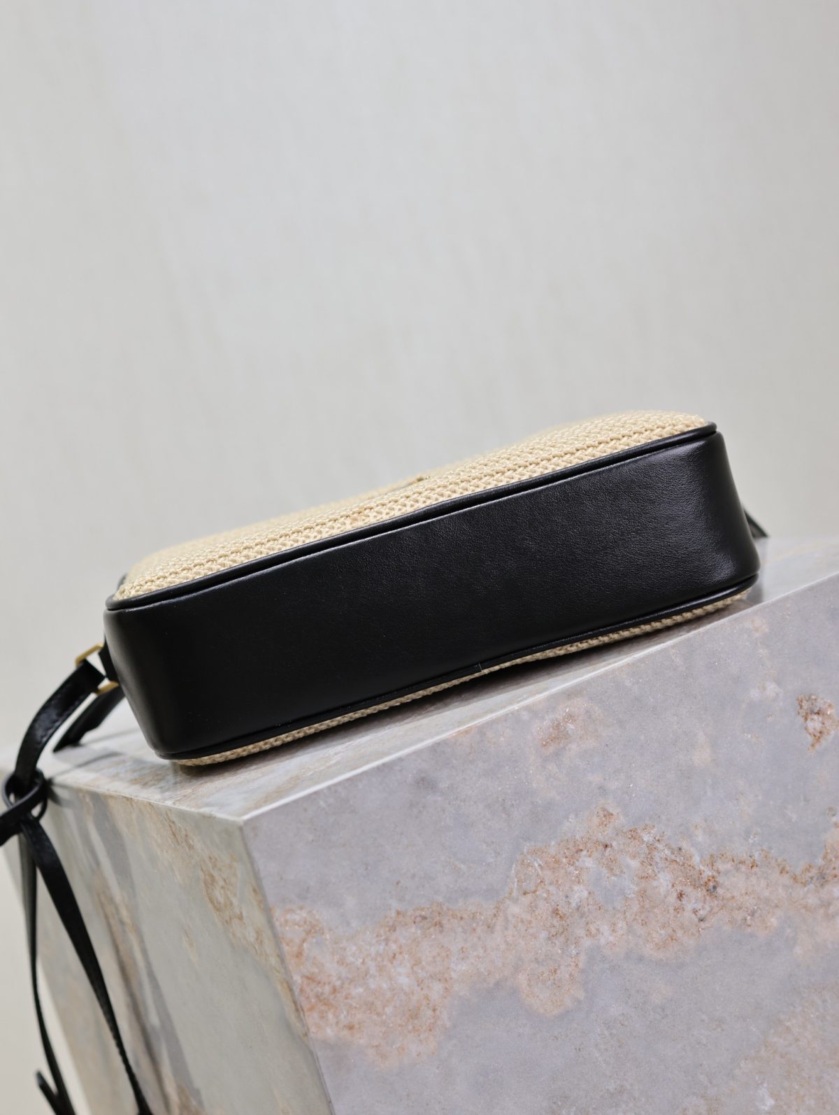 Yves Saint Laurent Lou Camera bag - Image 7