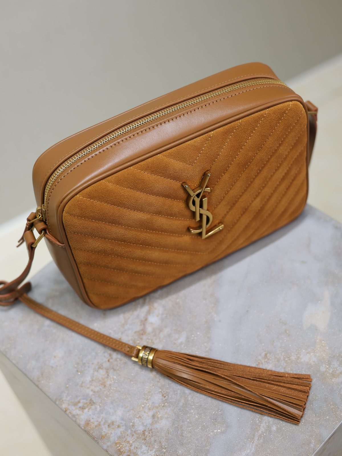 Yves Saint Laurent Lou Camera bag In Suede - Image 5
