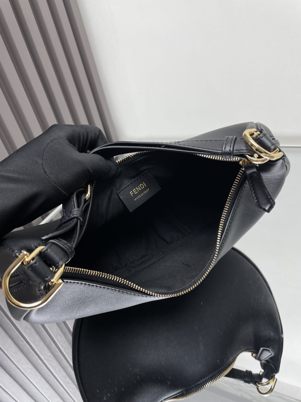 Fendi Graphy Medium Hobo Bag - Image 7