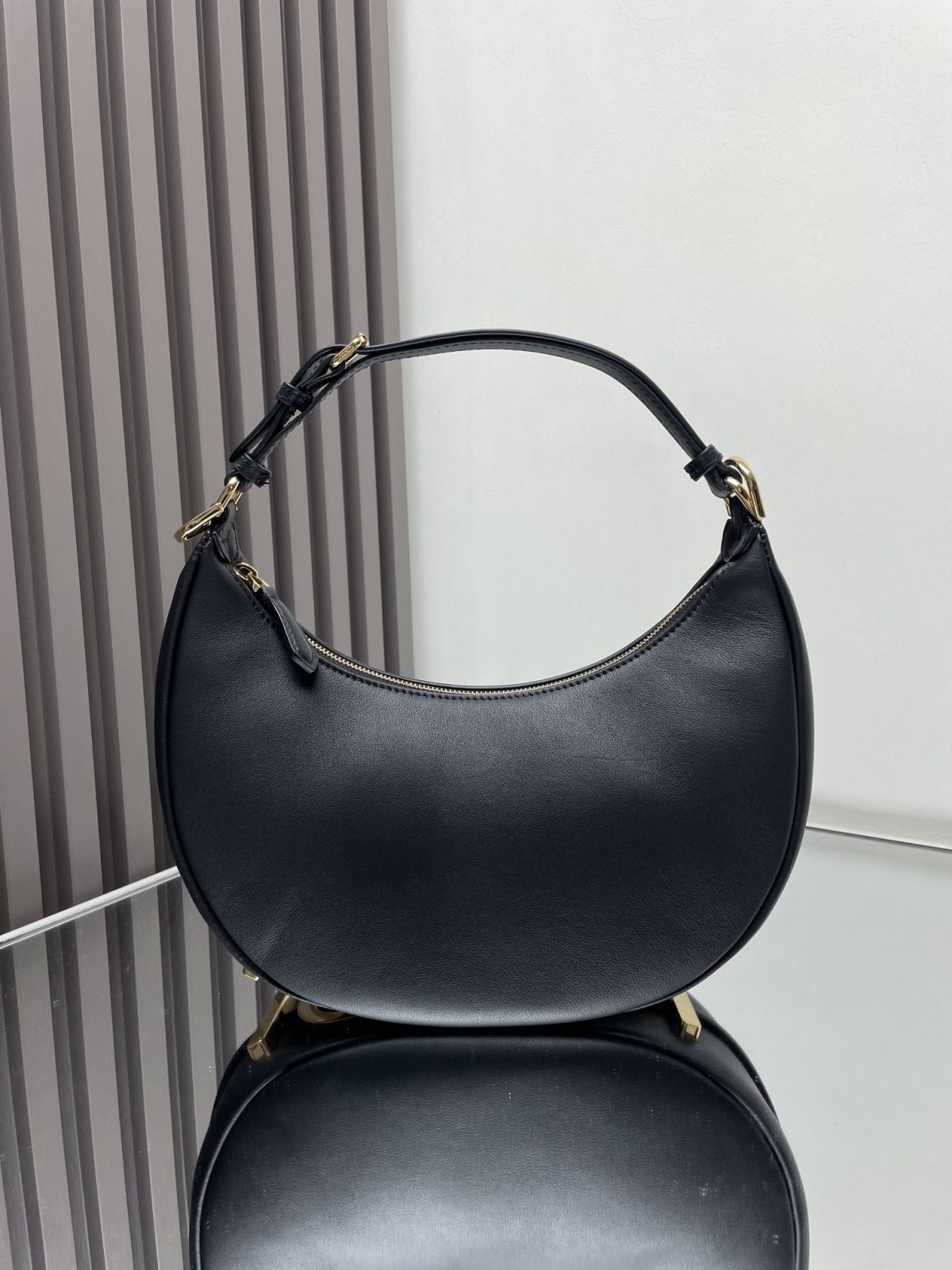 Fendi Graphy Medium Hobo Bag - Image 9