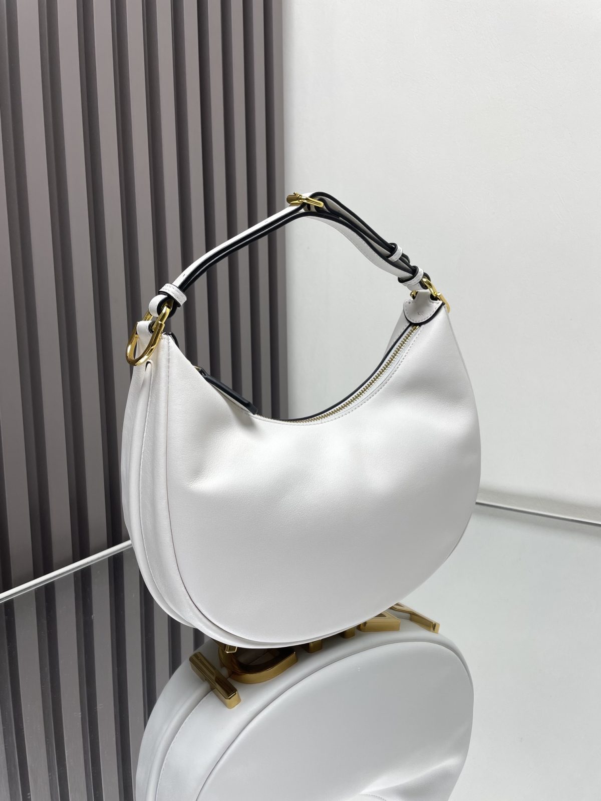 Fendi Graphy Medium Hobo Bag - Image 2