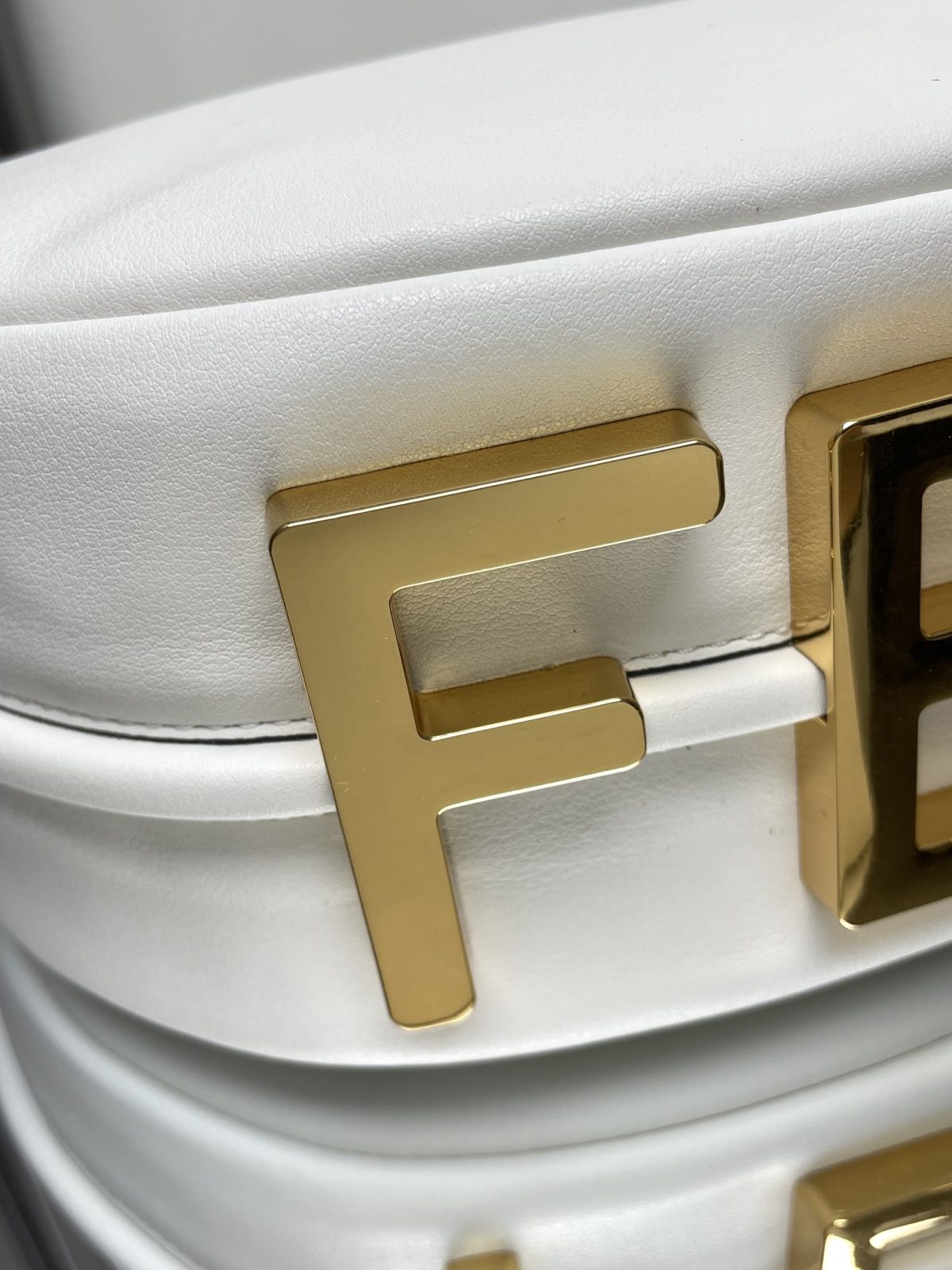 Fendi Graphy Medium Hobo Bag - Image 5