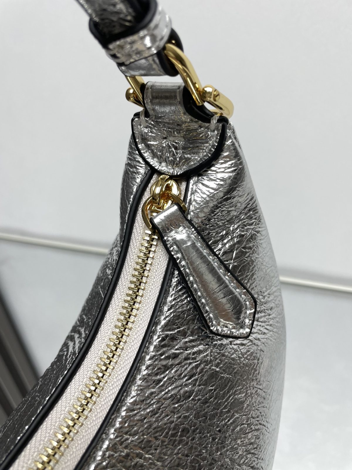 Fendi Graphy Medium Hobo Bag - Image 2