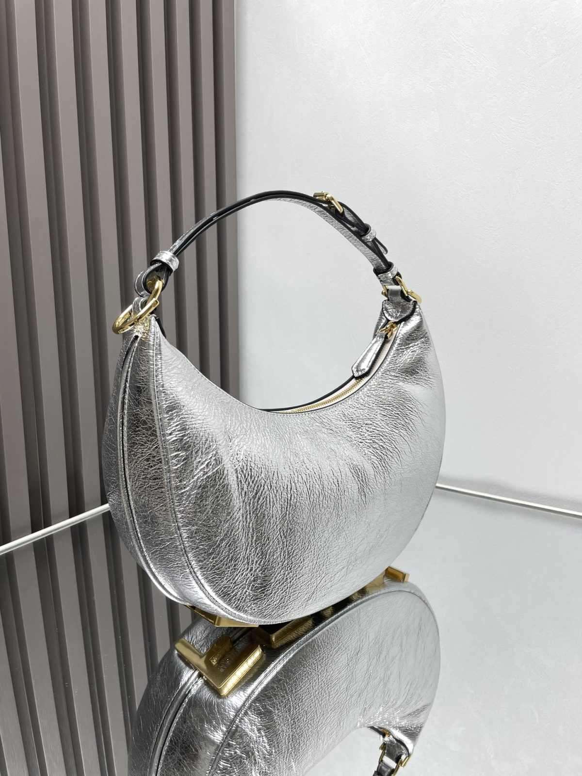 Fendi Graphy Medium Hobo Bag - Image 3