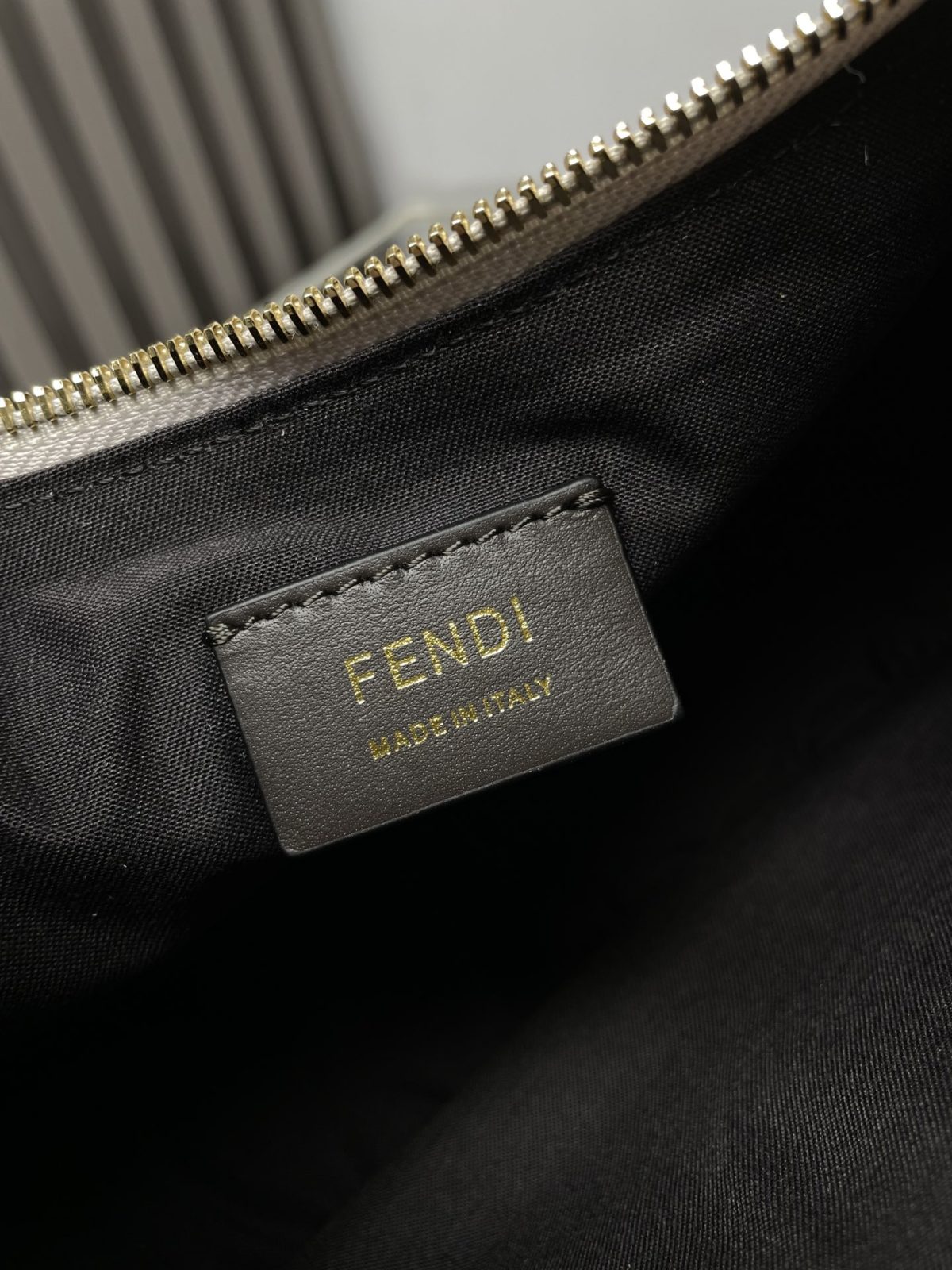 Fendi Graphy Medium Hobo Bag - Image 8