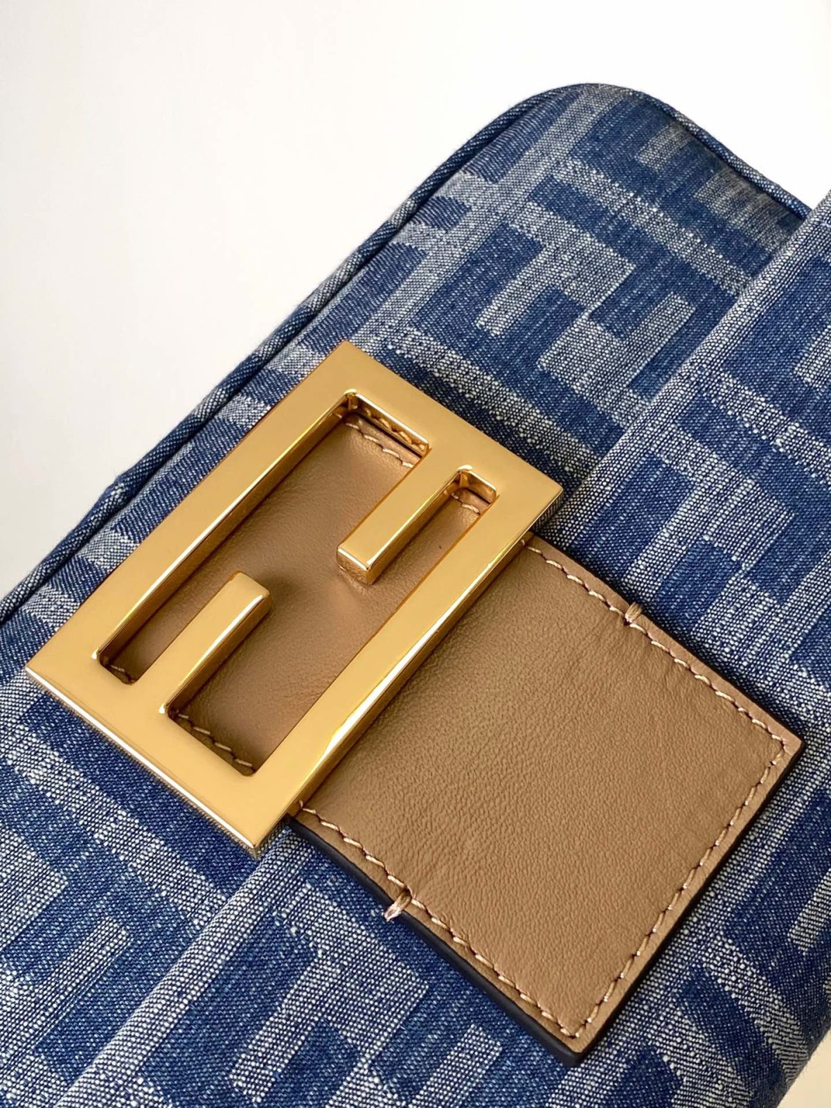 Fendi Baguette Small Bag - Image 6