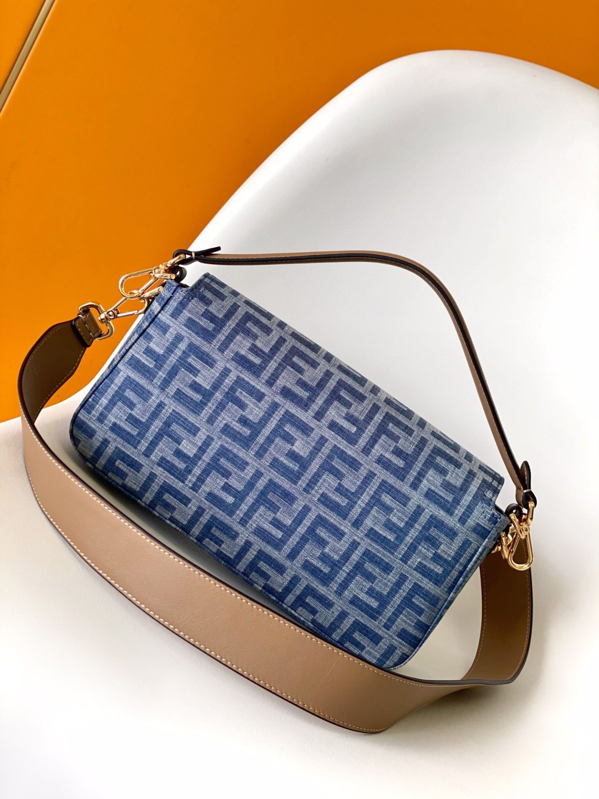 Fendi Baguette MediumBag - Image 2