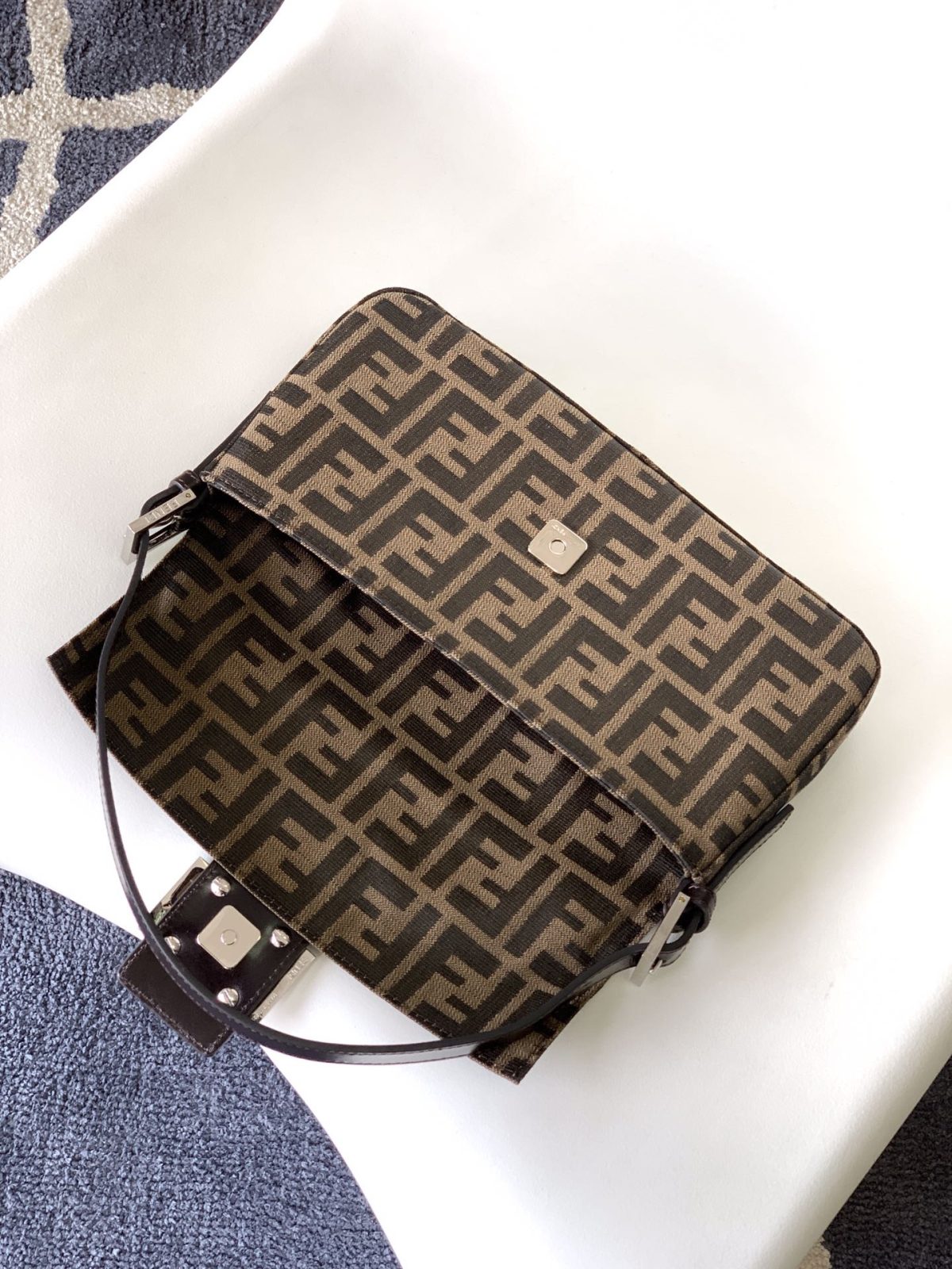 Fendi Baguette Hobo Bag - Image 7