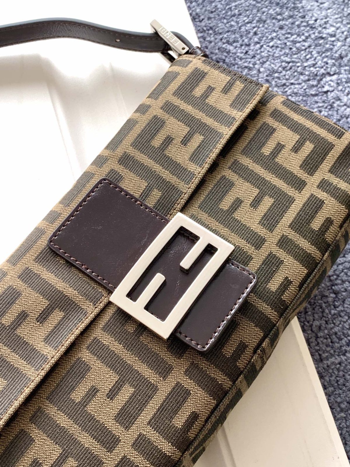 Fendi Baguette Hobo Bag - Image 5