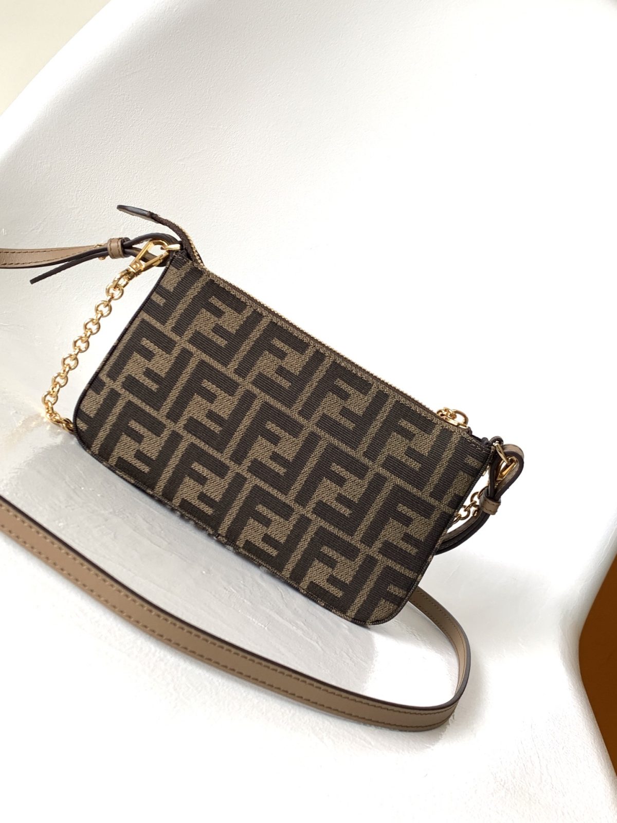 Fendi Crossbody Bag - Image 6