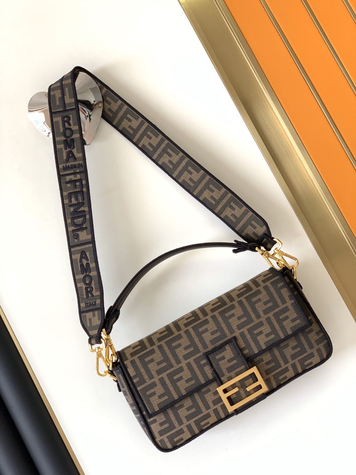 Fendi Baguette Medium Bag - Image 9