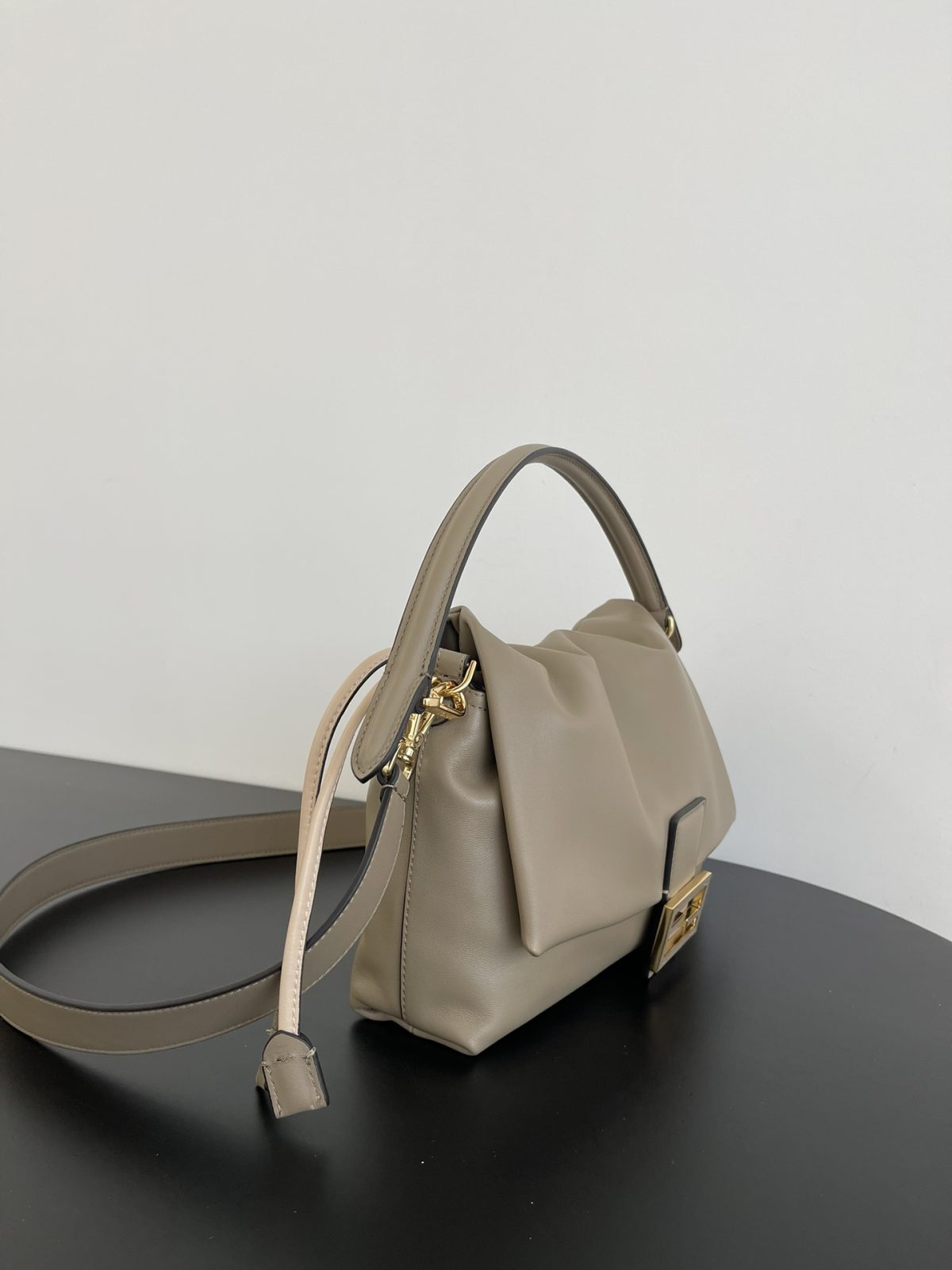 Fendi Mamma Baguette Medium Bag - Image 4
