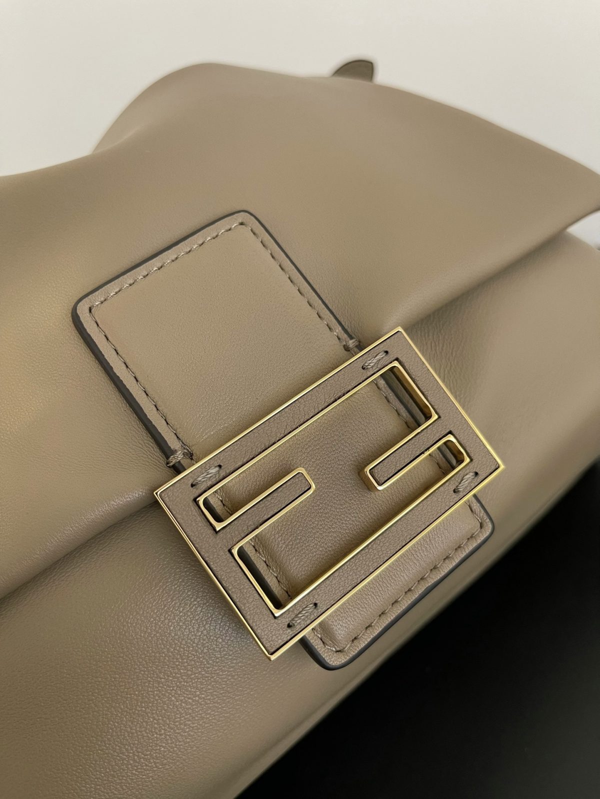 Fendi Mamma Baguette Medium Bag - Image 6