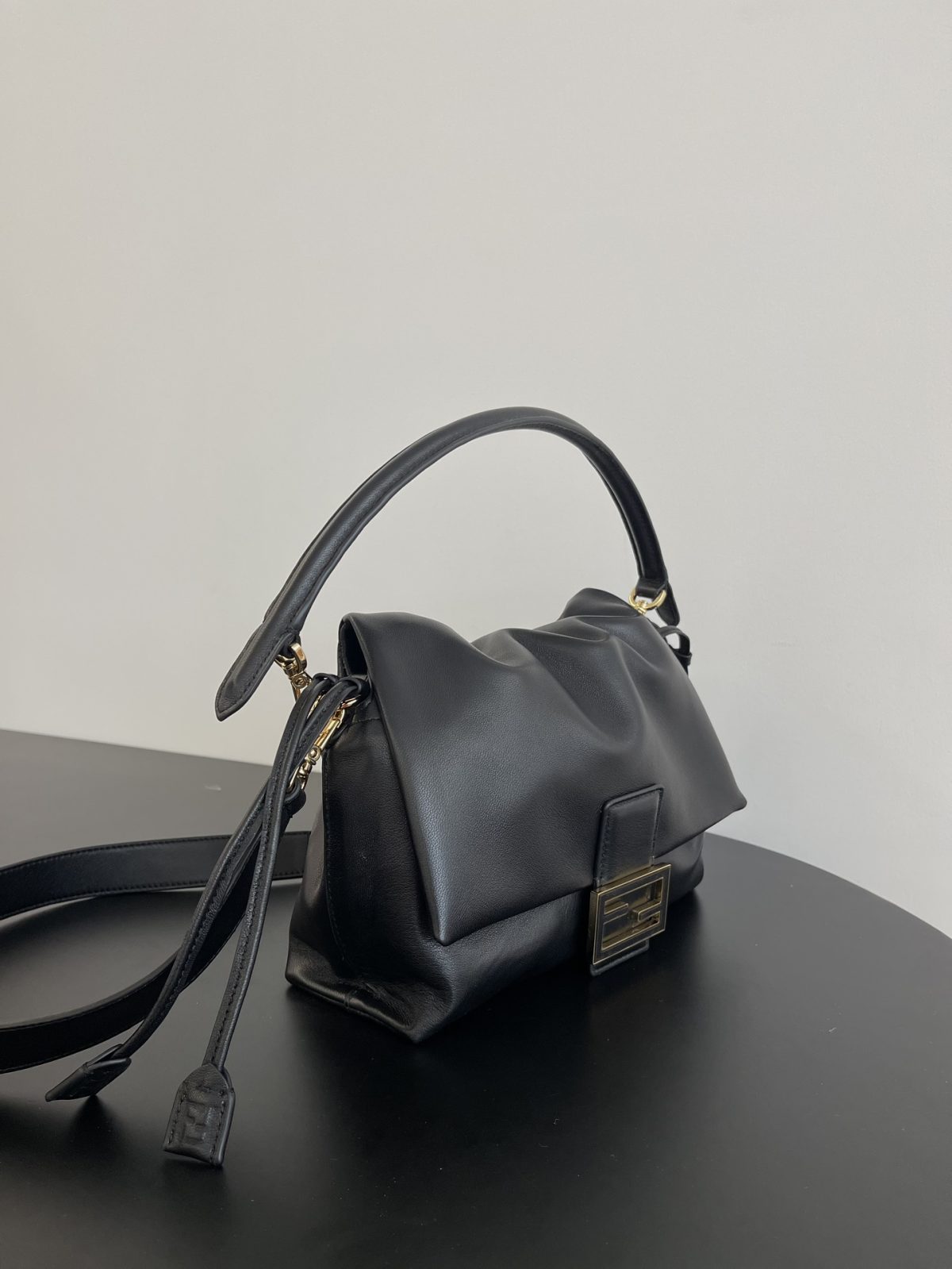 Fendi Mamma Baguette Medium Bag - Image 2