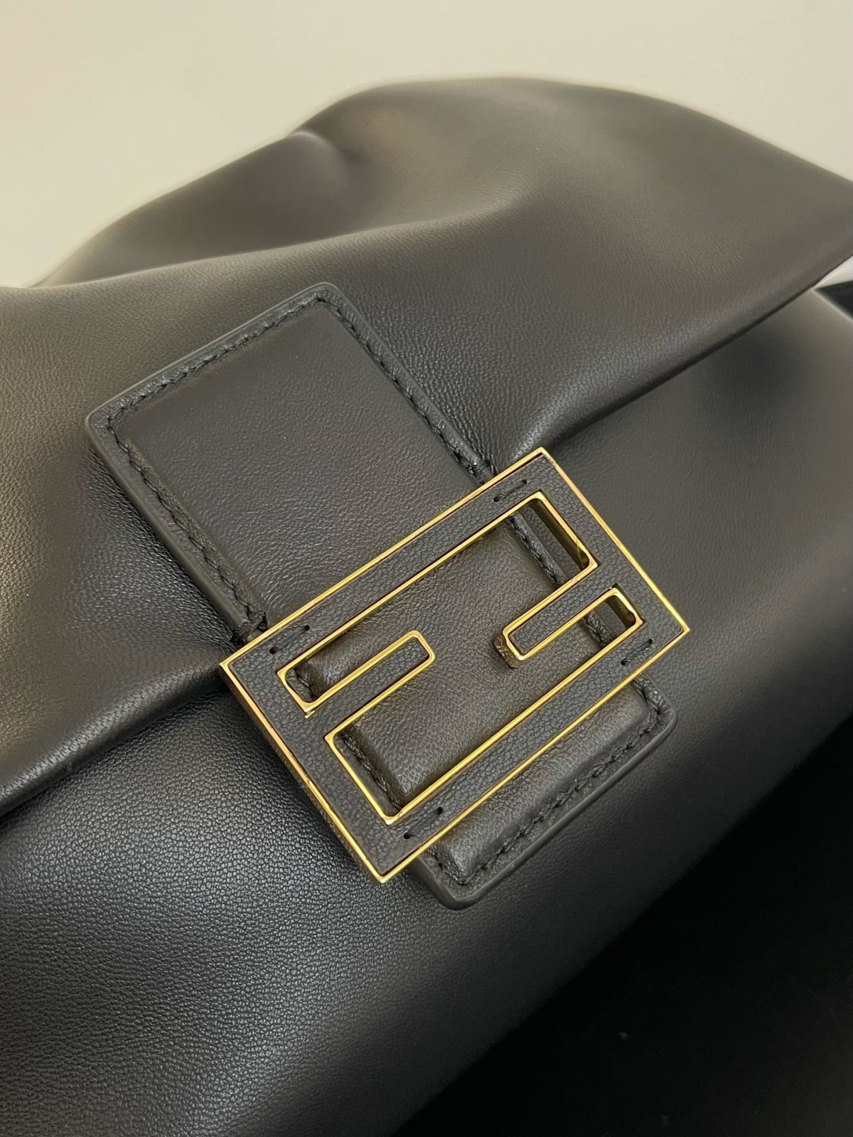 Fendi Mamma Baguette Medium Bag - Image 5