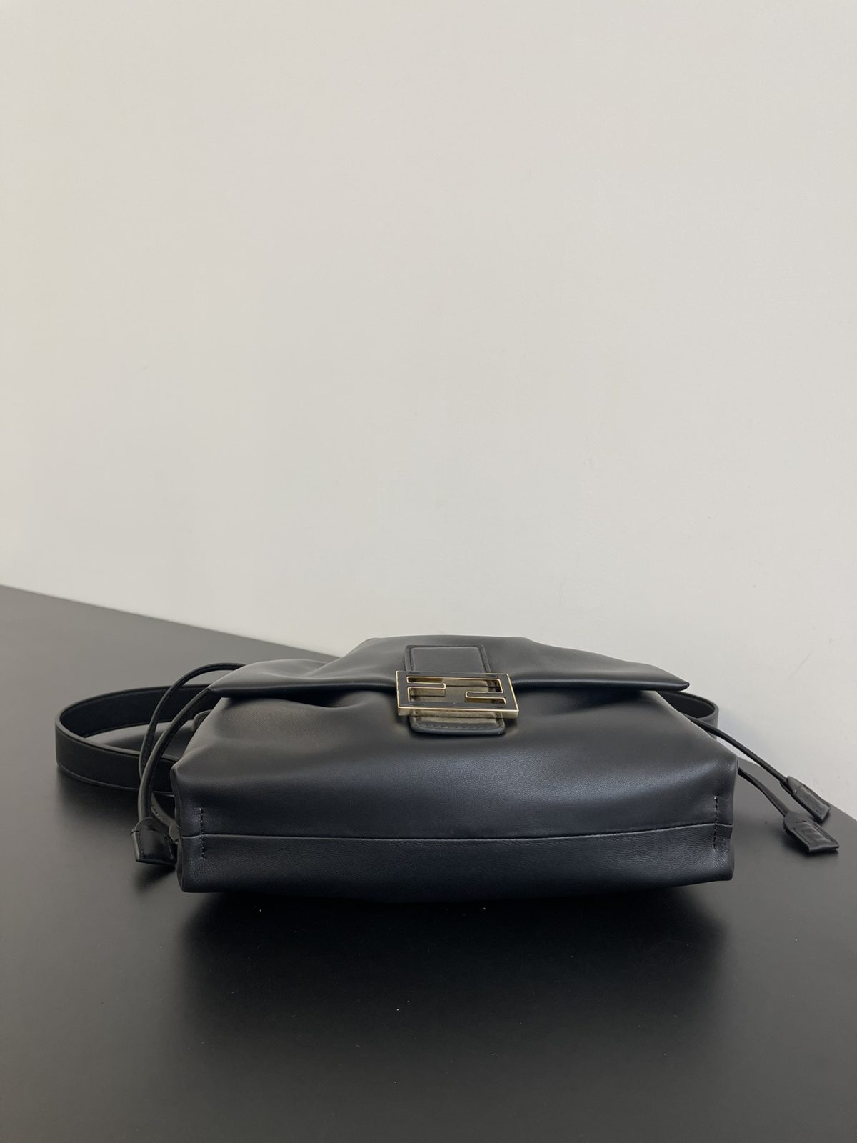 Fendi Mamma Baguette Medium Bag - Image 4