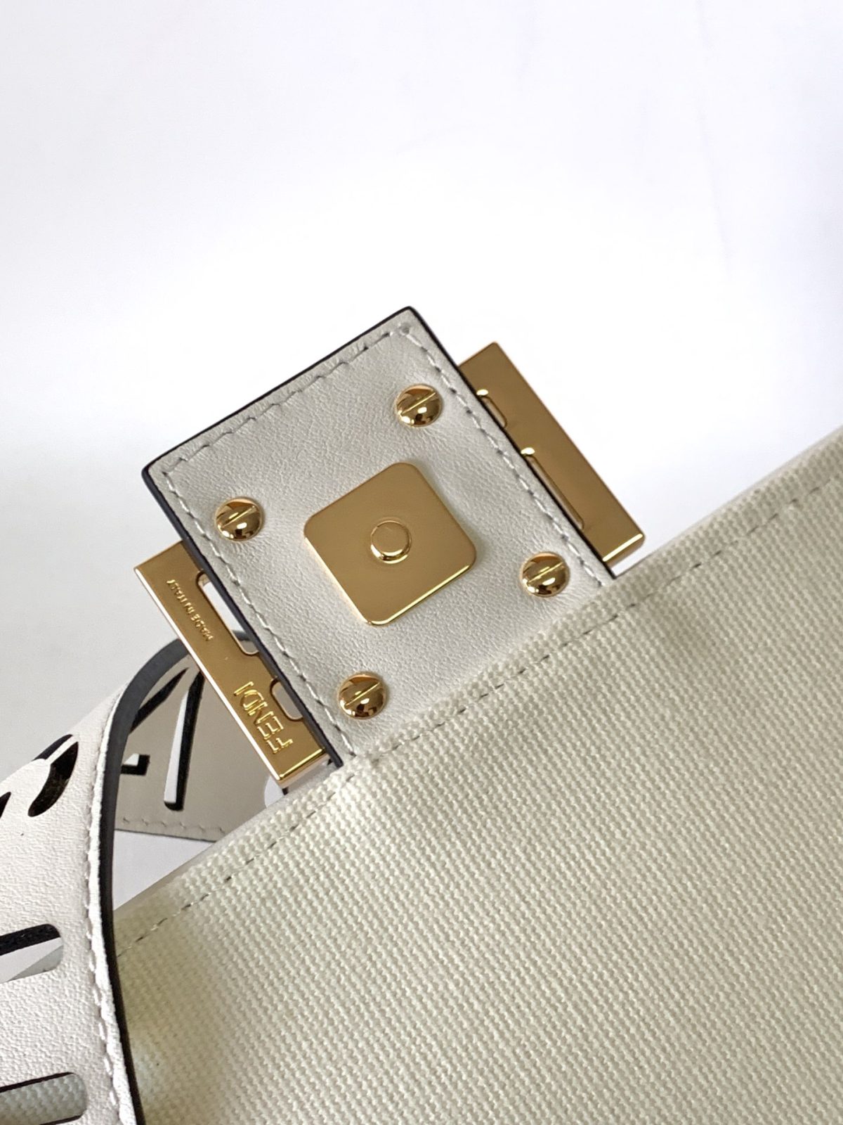 Fendi Baguette Medium Bag - Image 7