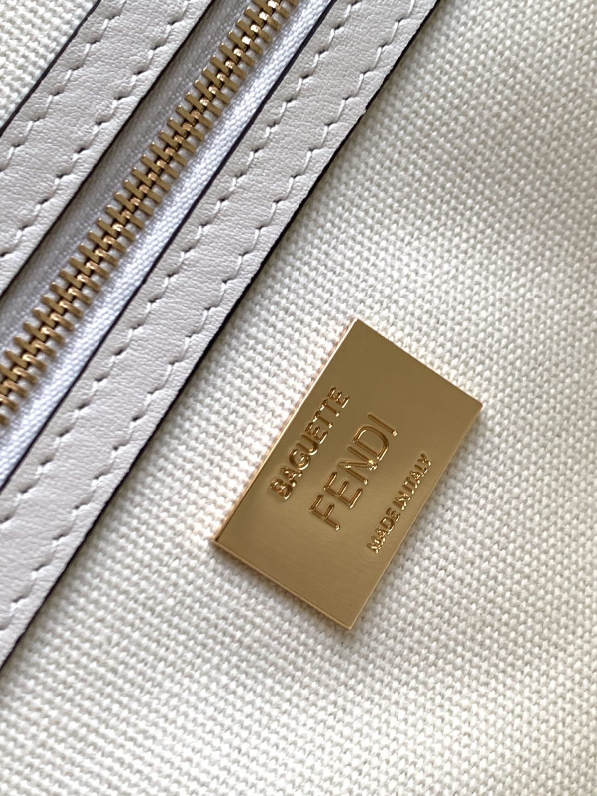 Fendi Baguette Medium Bag - Image 8