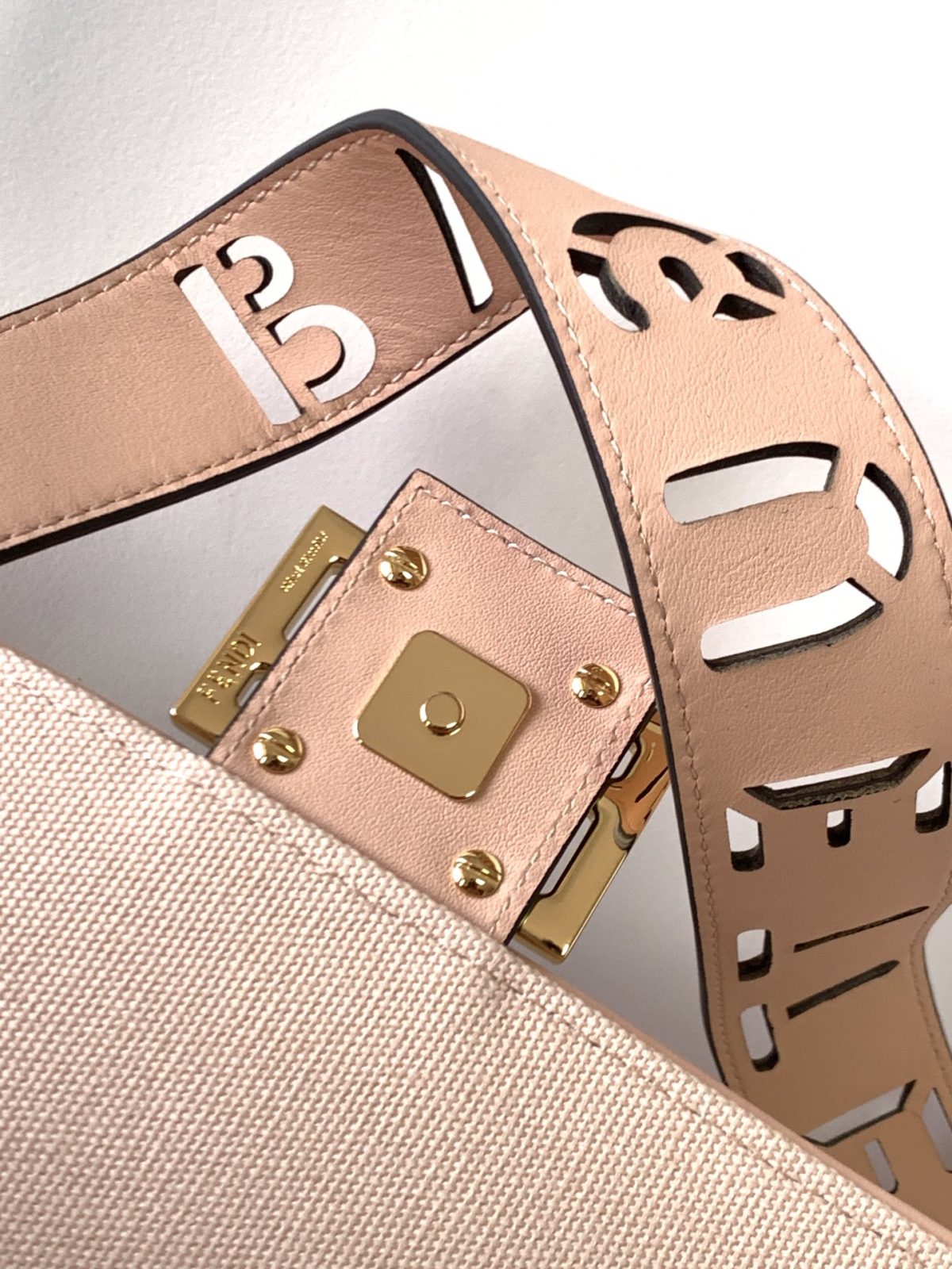 Fendi Baguette Medium Bag - Image 7