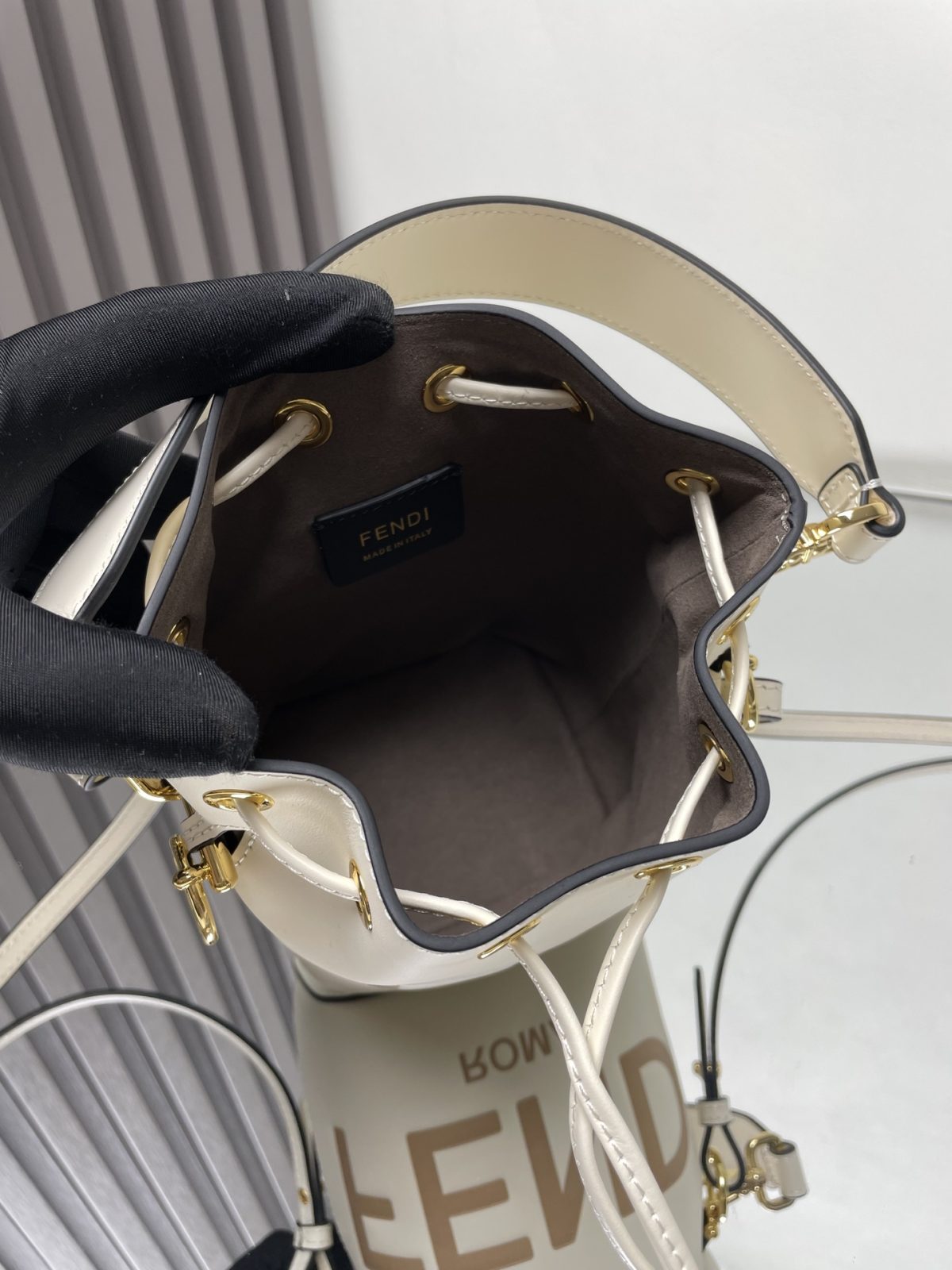 Fendi Mon Tresor Mini Bucket Bag - Image 8