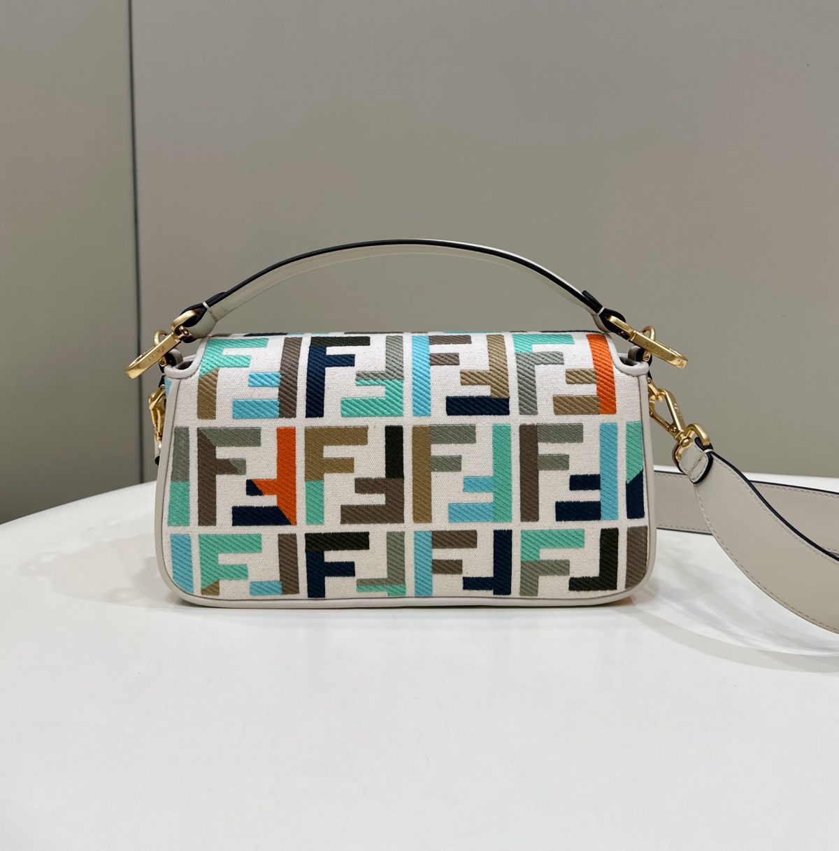 Fendi Baguette Medium Bag - Image 2