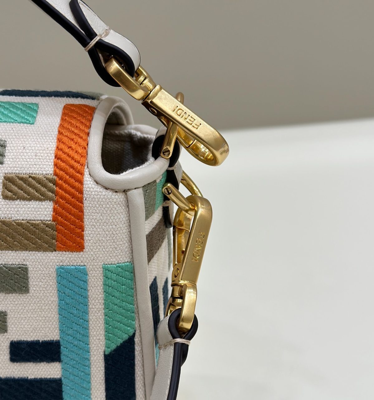 Fendi Baguette Medium Bag - Image 5