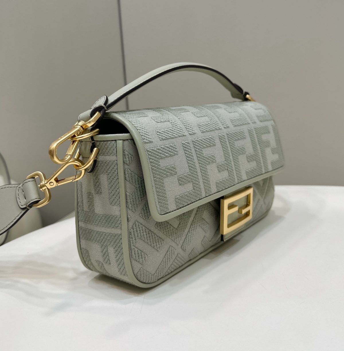 Fendi Baguette Medium Bag - Image 3