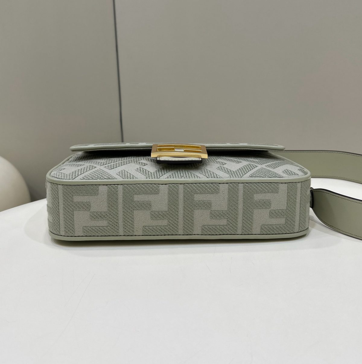Fendi Baguette Medium Bag - Image 4