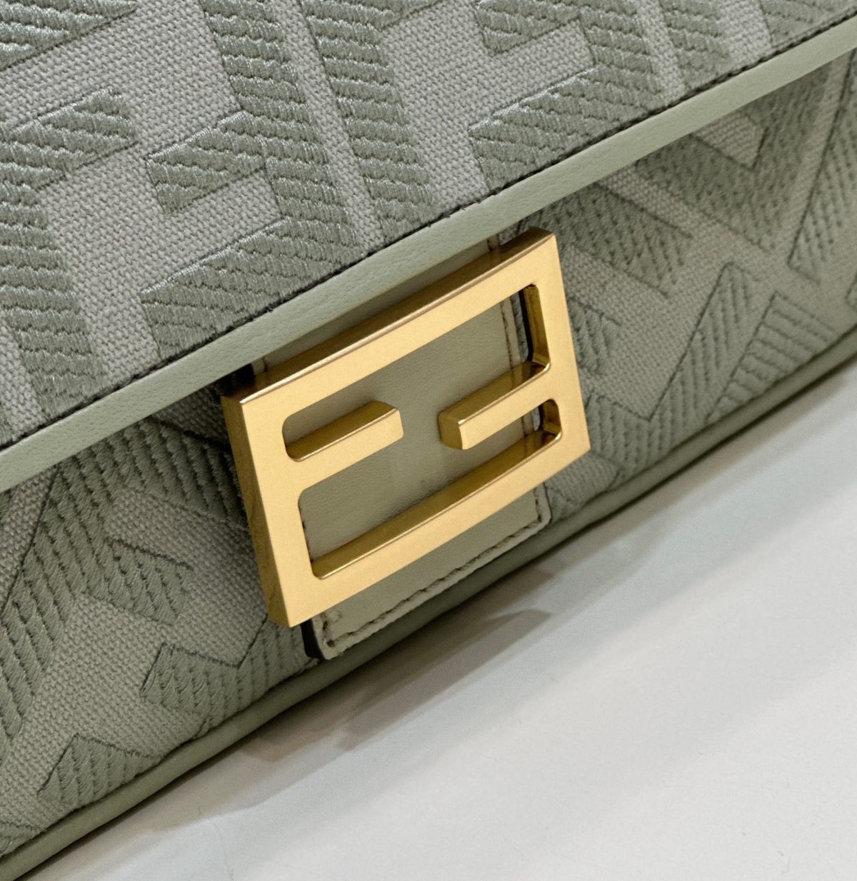 Fendi Baguette Medium Bag - Image 6