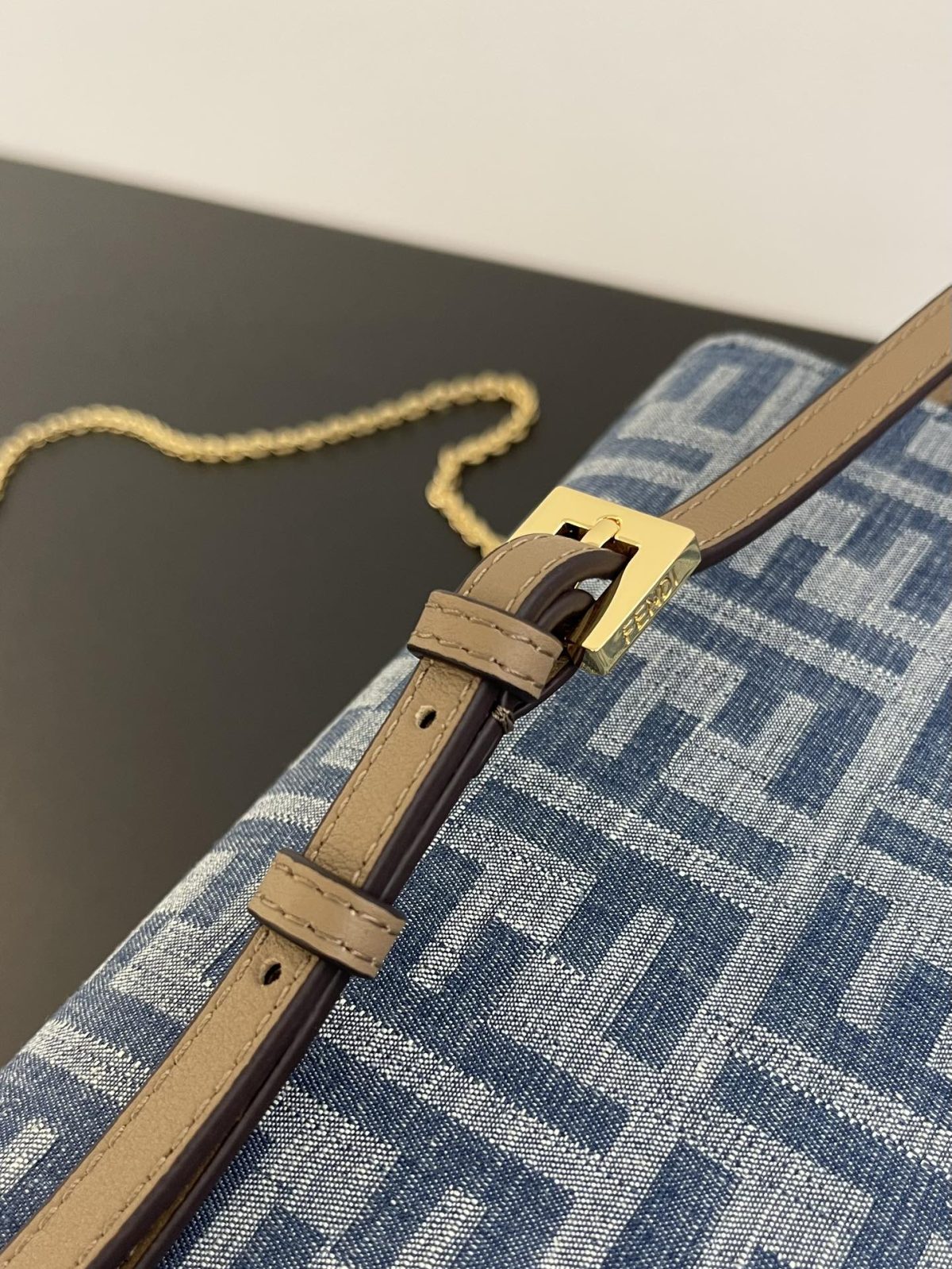 Fendi Chain Hobo Bag - Image 6